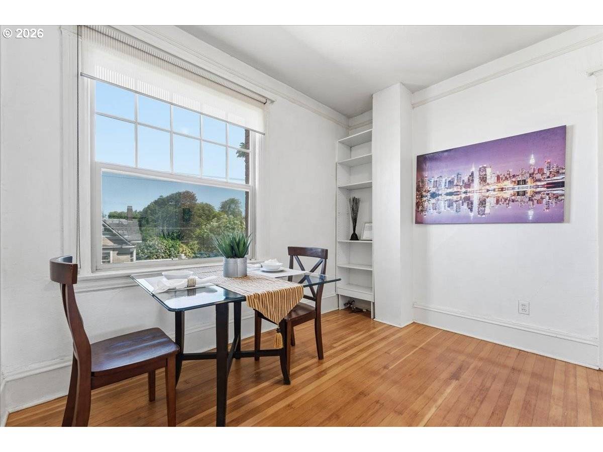 2109 NW IRVING ST #304, Portland, OR 97210
