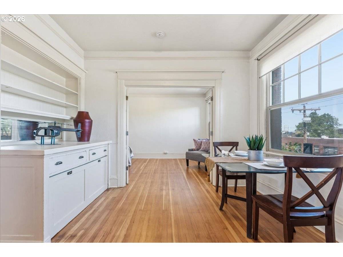 2109 NW IRVING ST #304, Portland, OR 97210