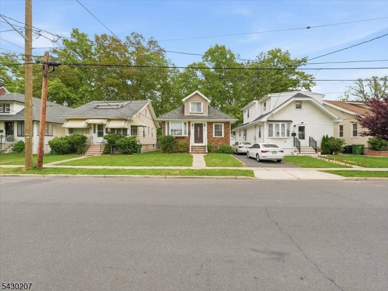 615 Spruce St, Roselle Boro, NJ 07203