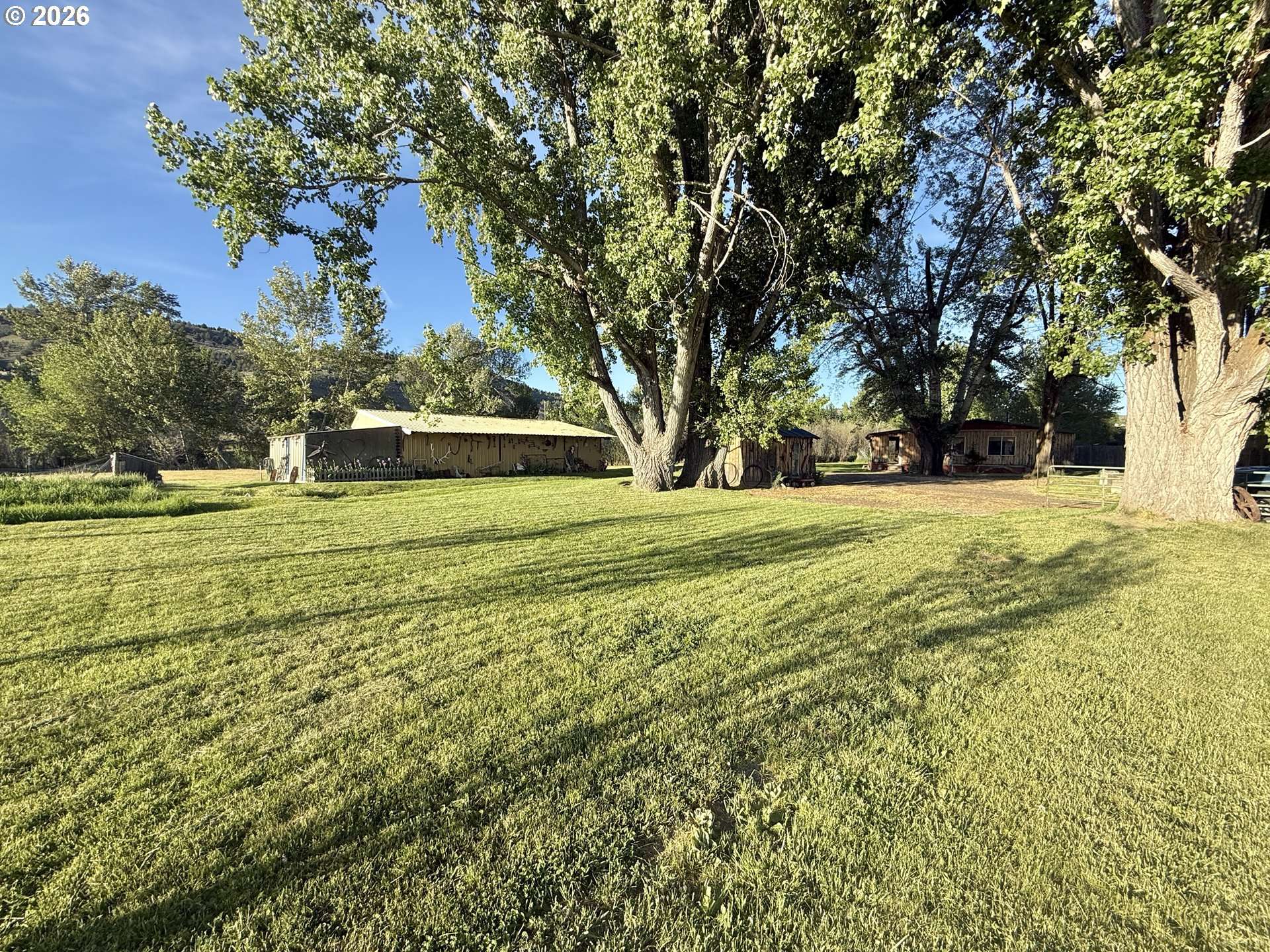 51257 HWY 26, Mount Vernon, OR 97865