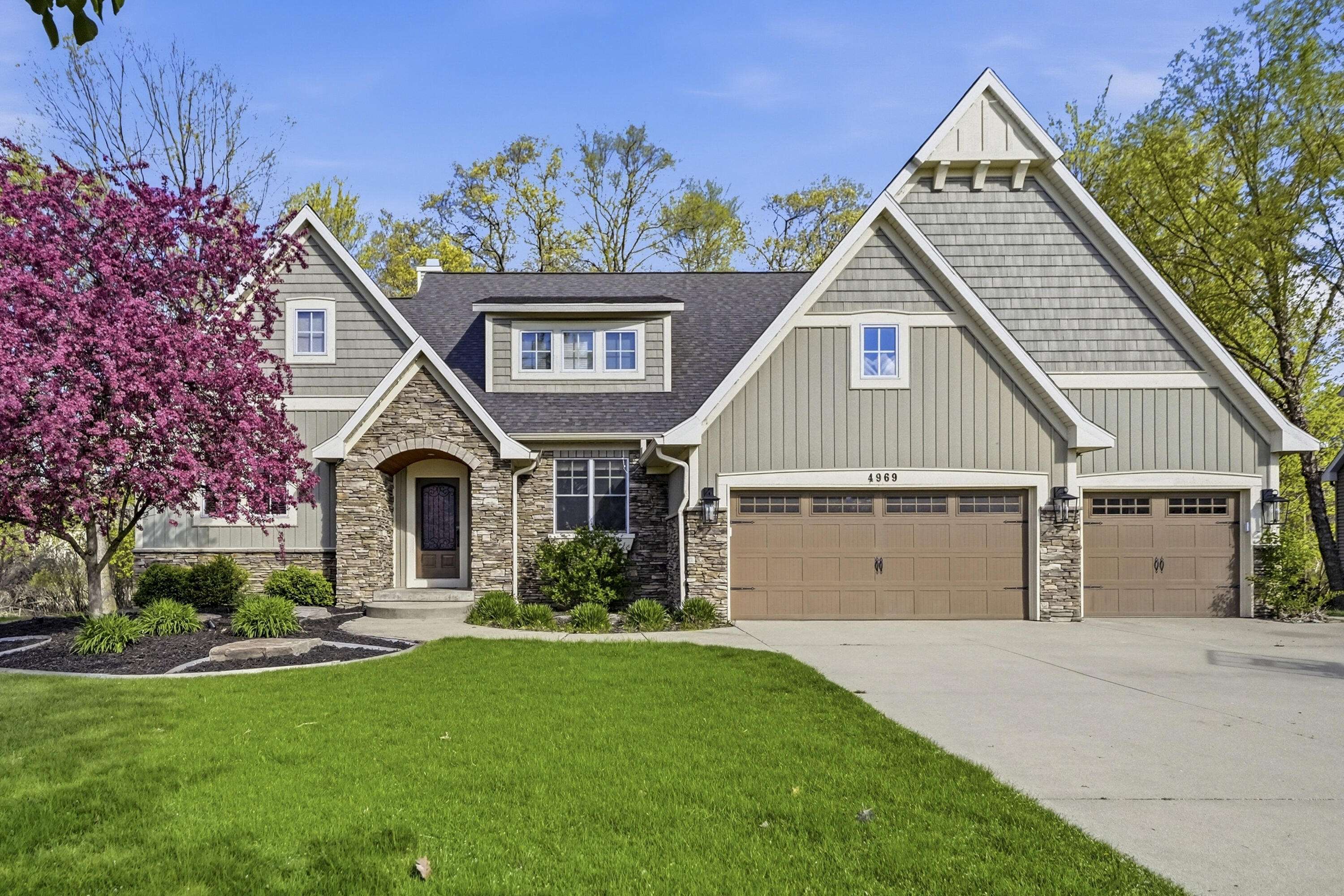 4969 Meadow Springs TRL SE, Ada Twp, MI 49301