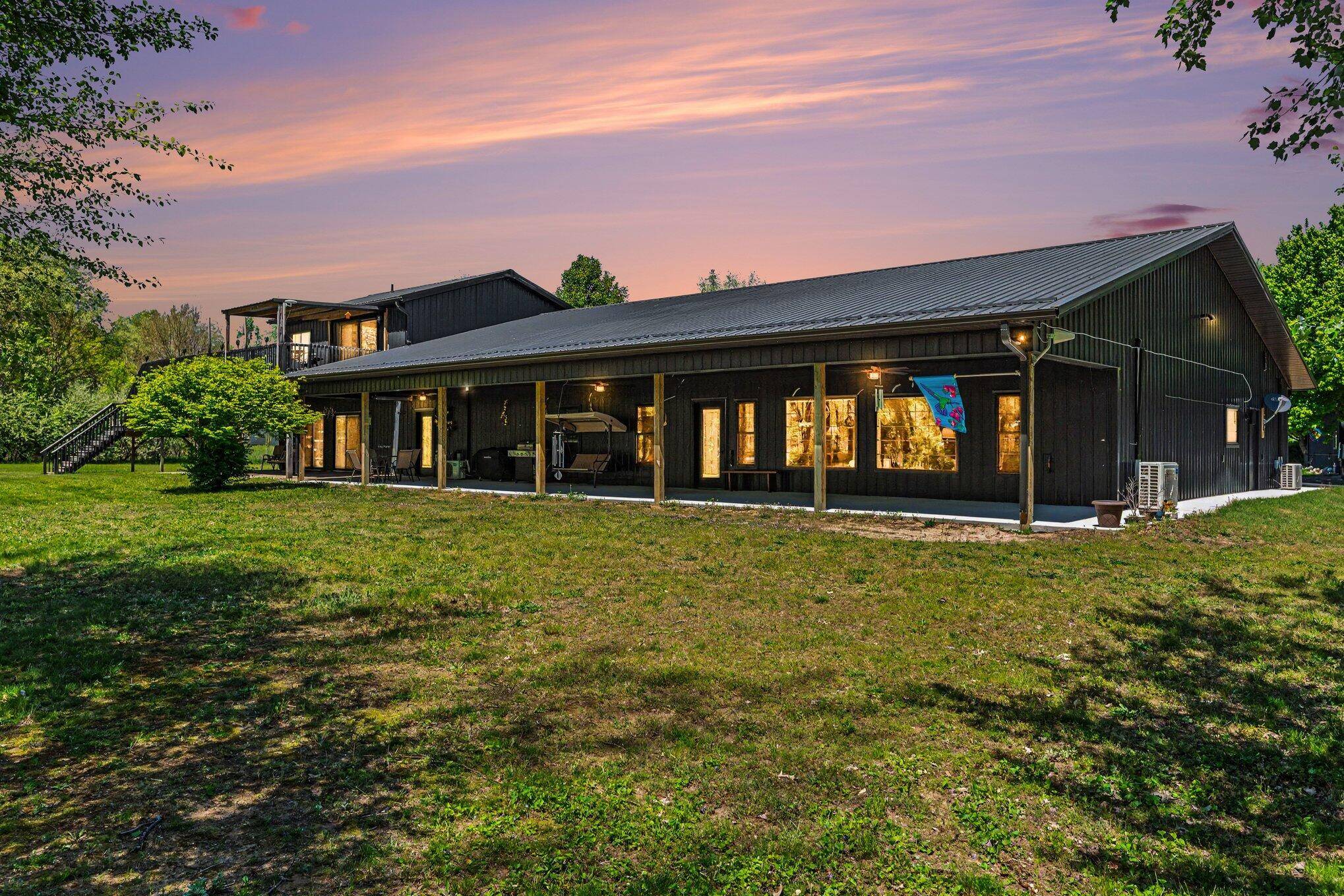 3450 Snow Farm LN, Allegan Twp, MI 49010