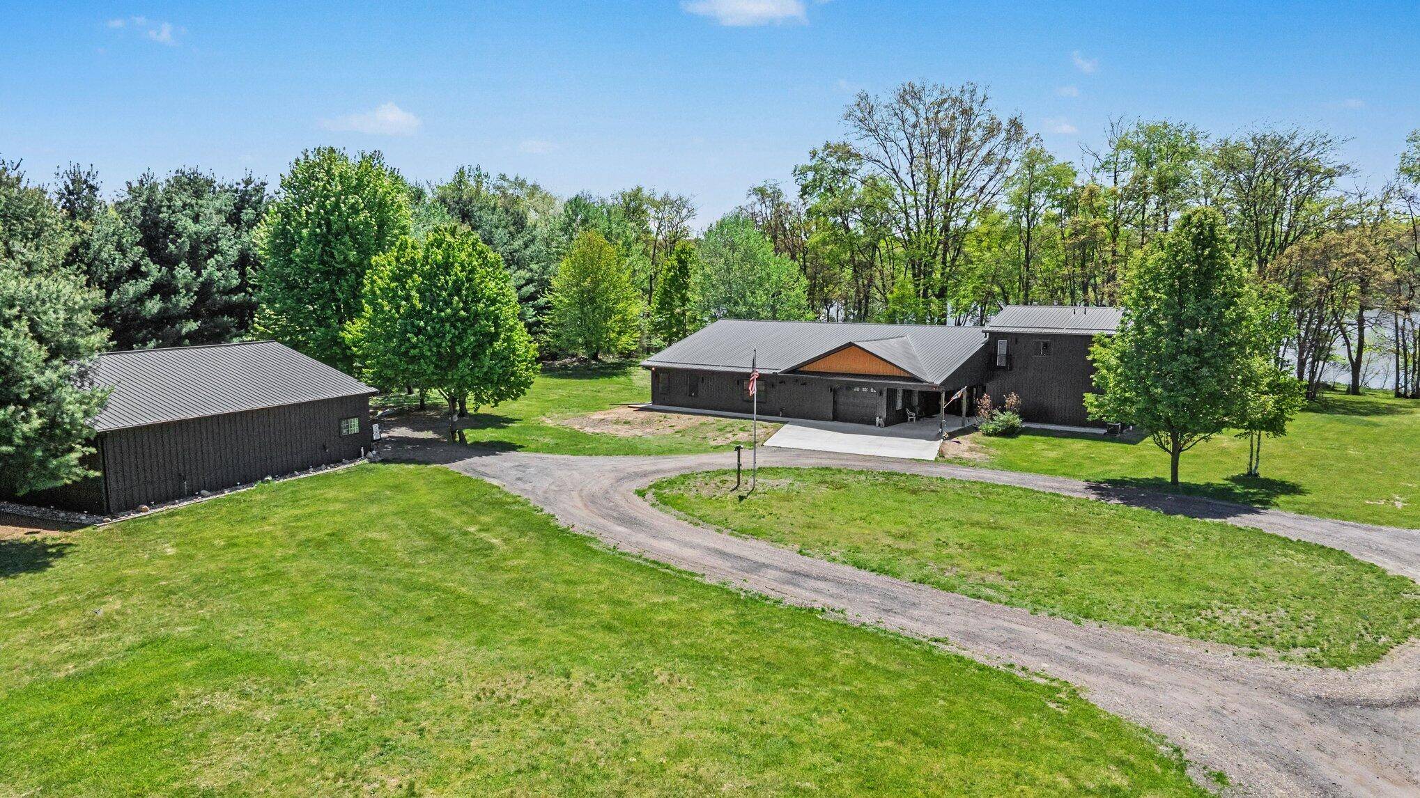 3450 Snow Farm LN, Allegan Twp, MI 49010