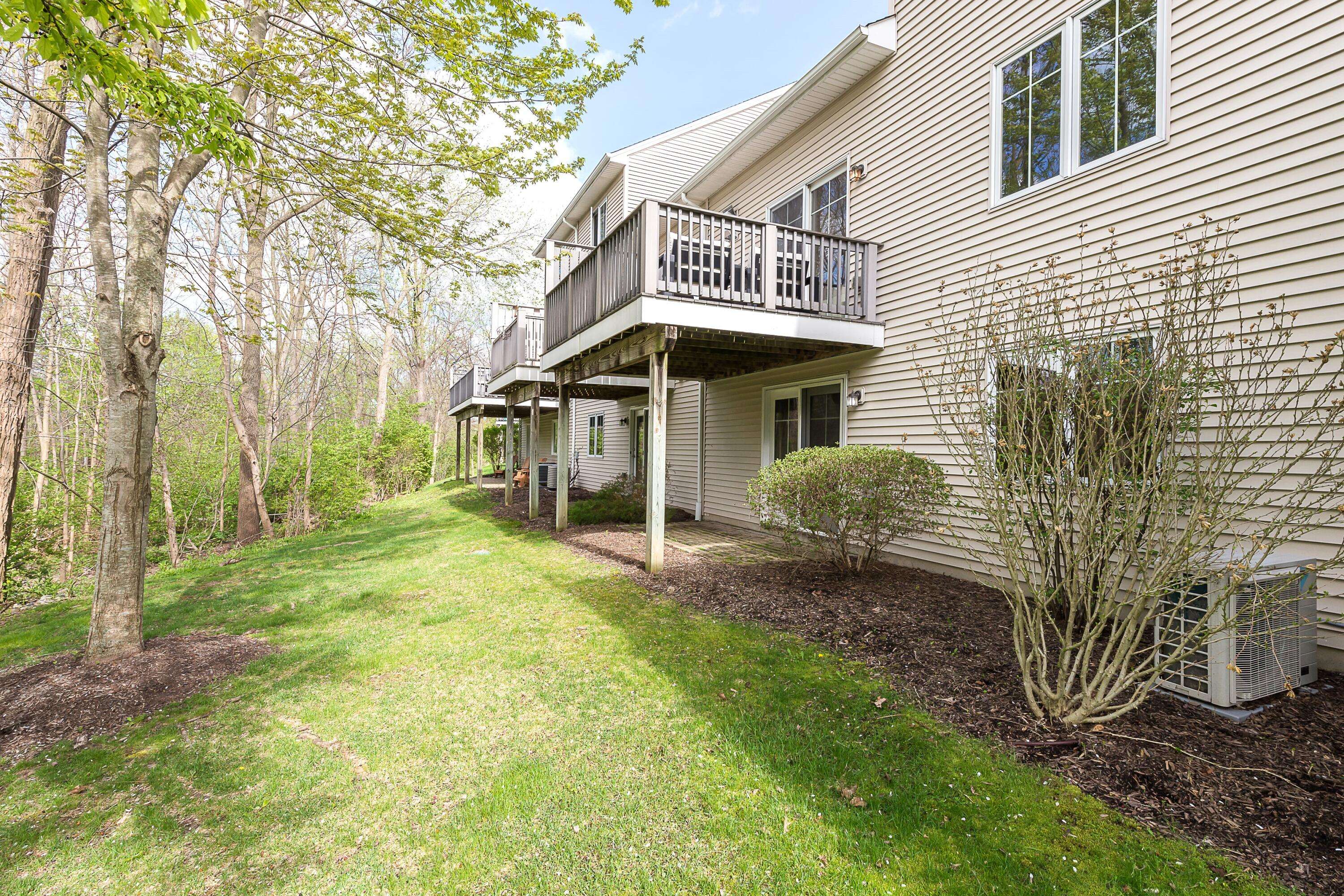 2072 Liberty HTS, Ann Arbor, MI 48103