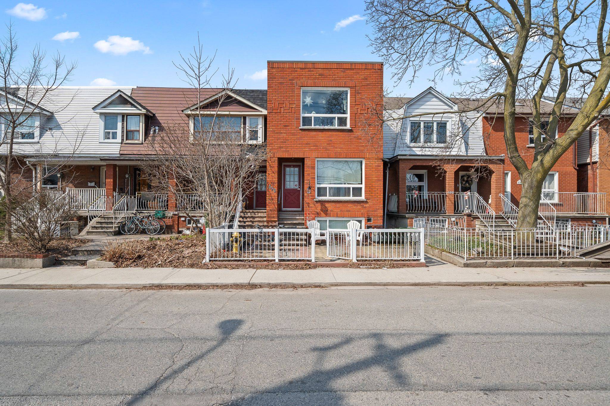 490 Brock AVE #4, Toronto C01, ON M6H 3N3