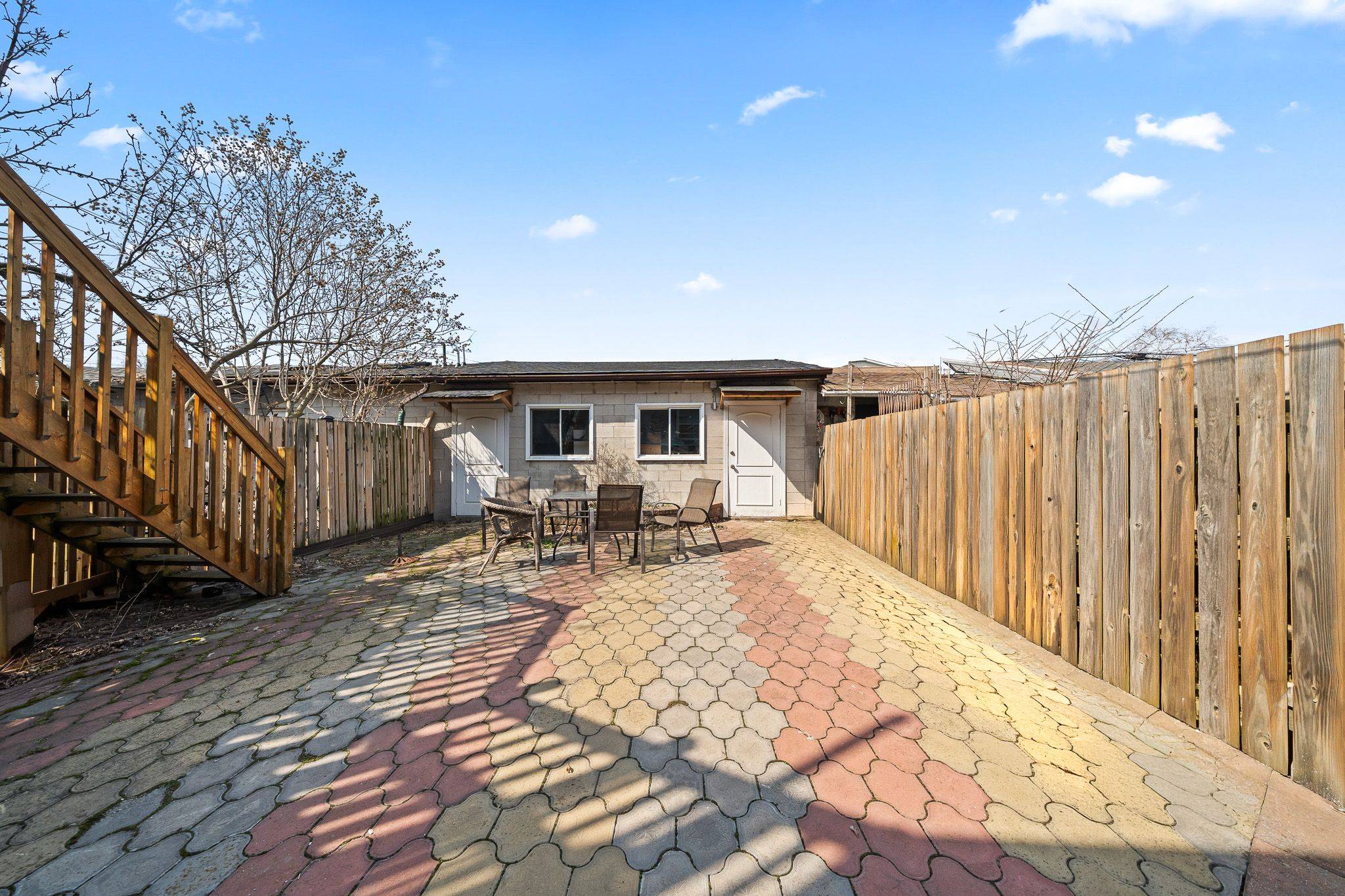 490 Brock AVE #4, Toronto C01, ON M6H 3N3