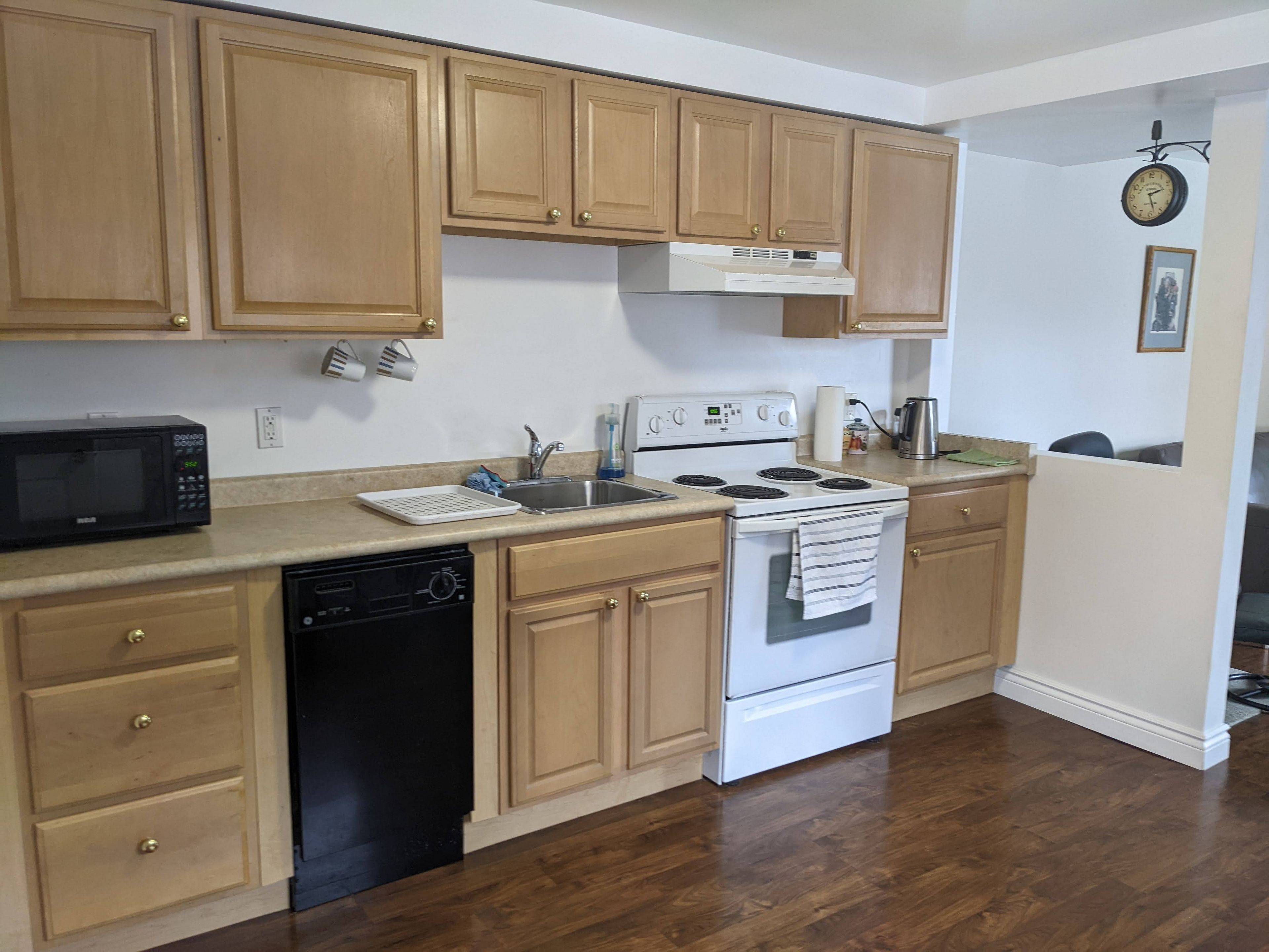 44 Lincoln ST #3, Ajax, ON L1S 6C9