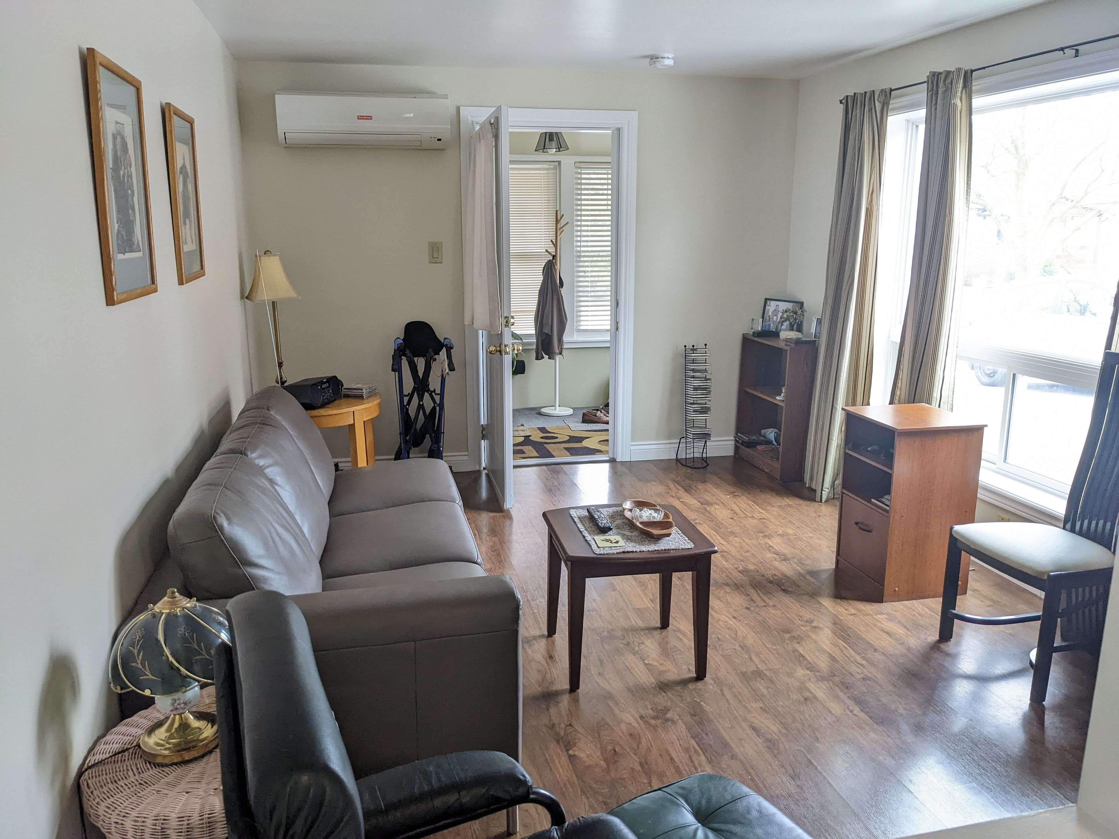 44 Lincoln ST #3, Ajax, ON L1S 6C9