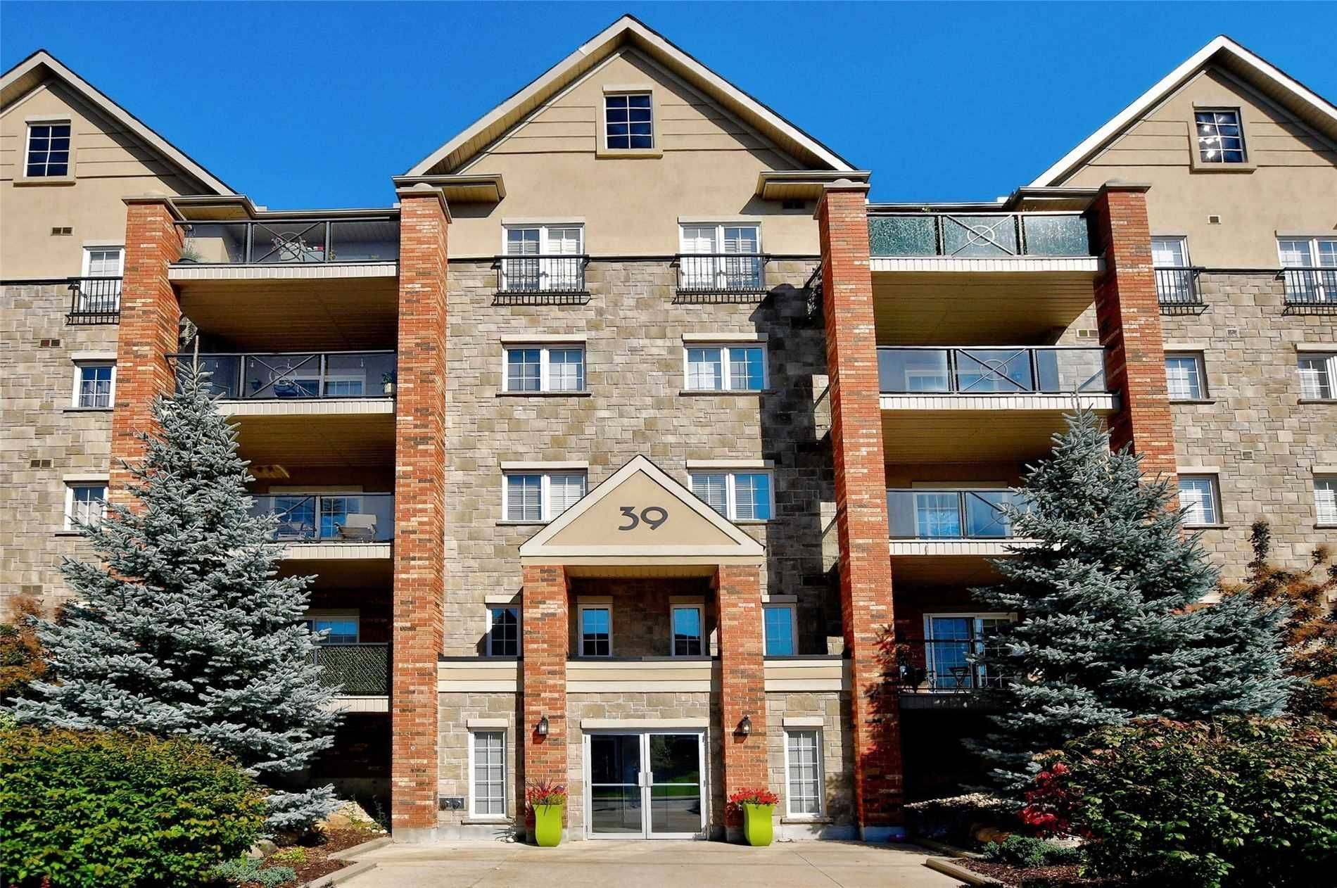39 Ferndale DR S #303, Barrie, ON L4N 5W9