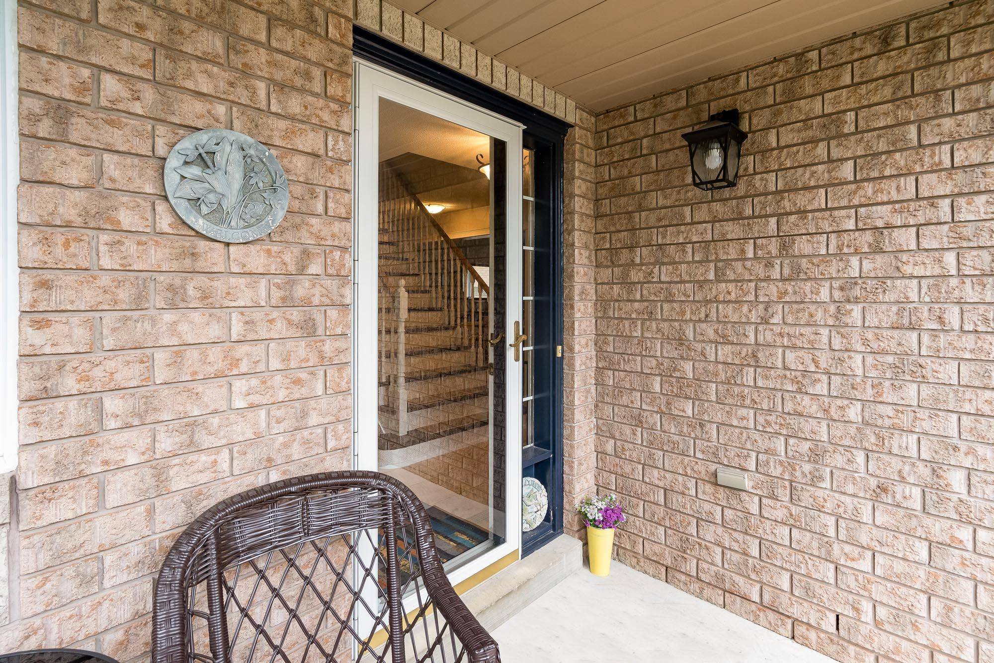 92 Brighton RD, Barrie, ON L4M 6S3