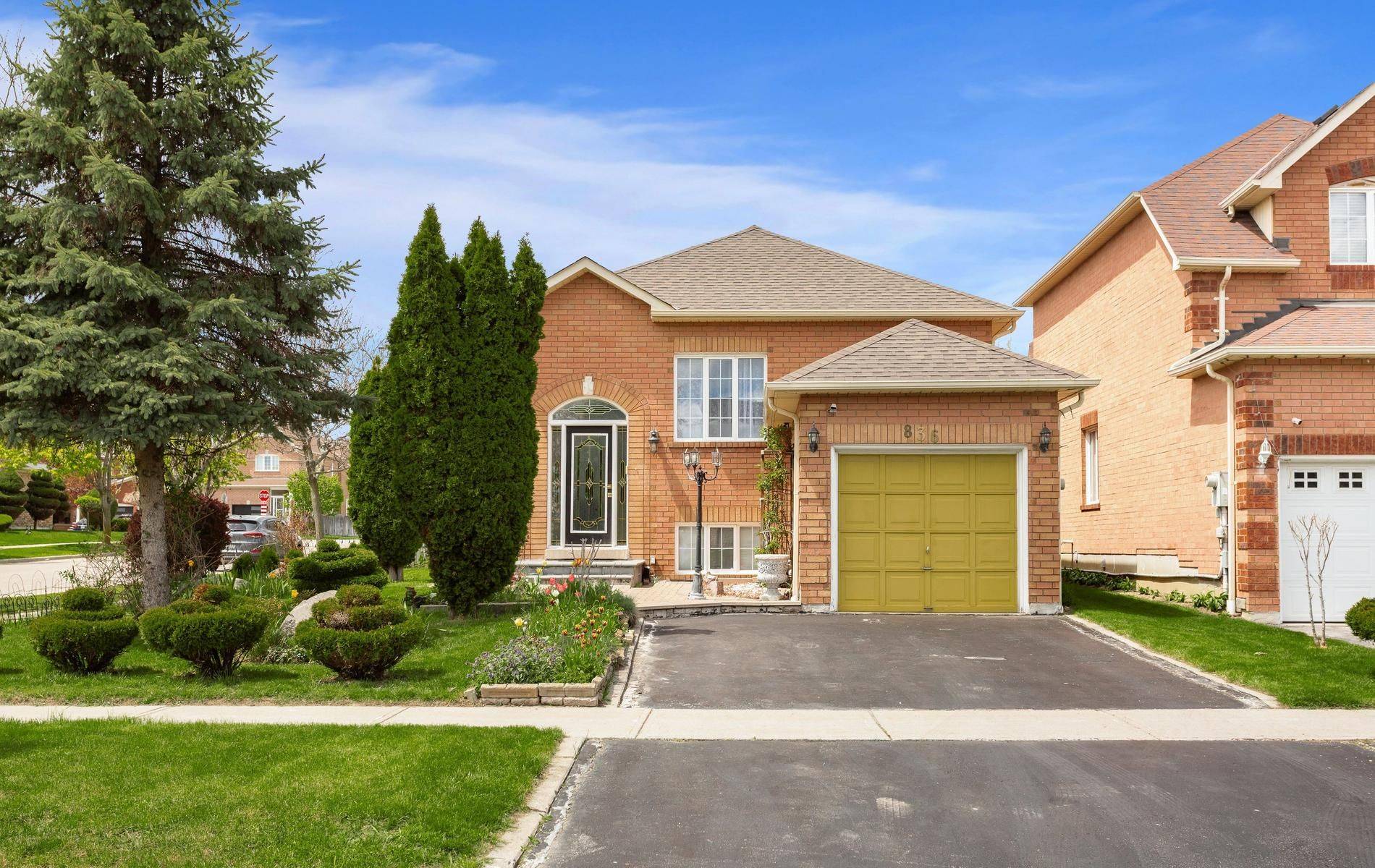 836 Avocado CRES, Mississauga, ON L5W 1K4