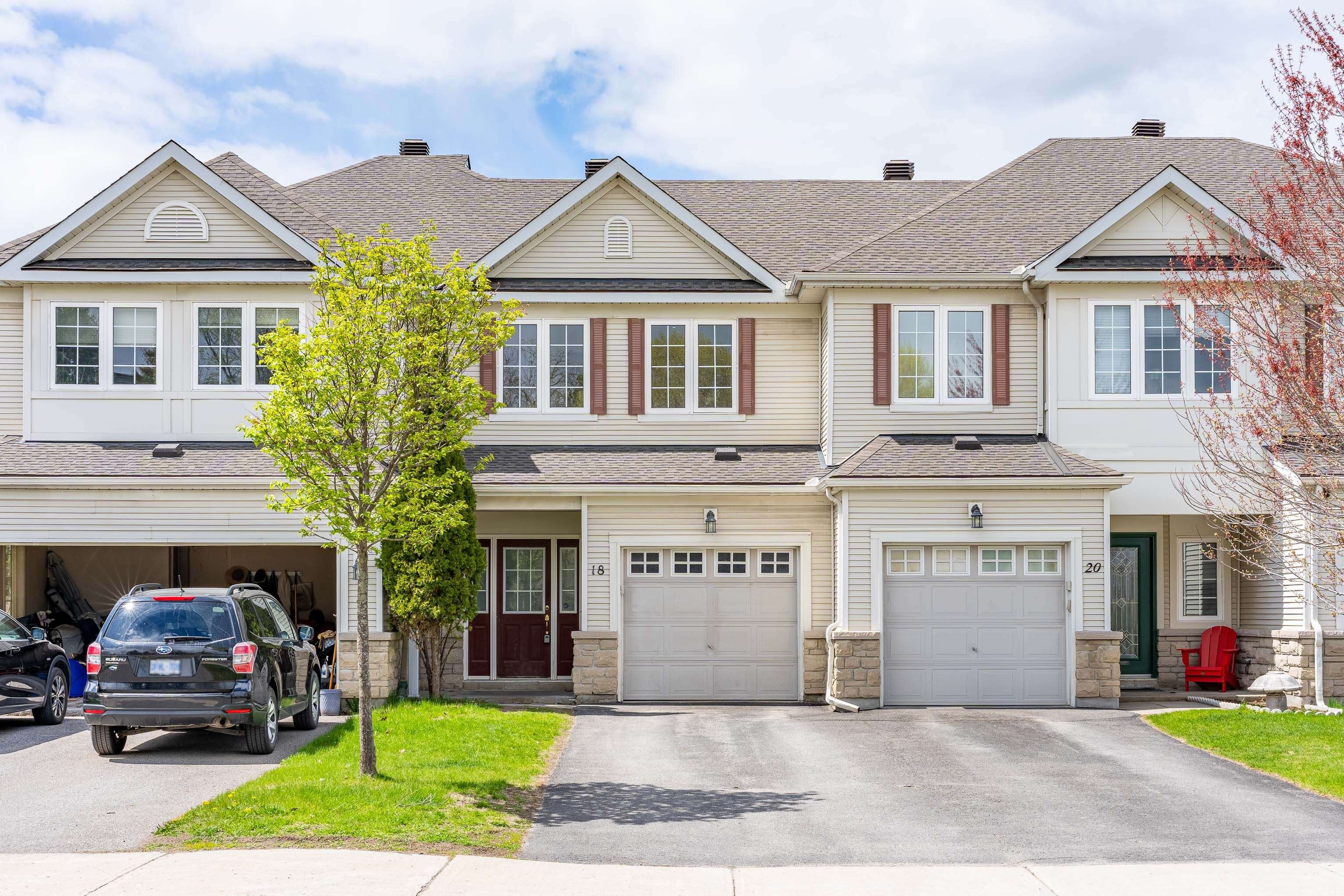 18 Riverstone DR, Barrhaven, ON K2J 4X7