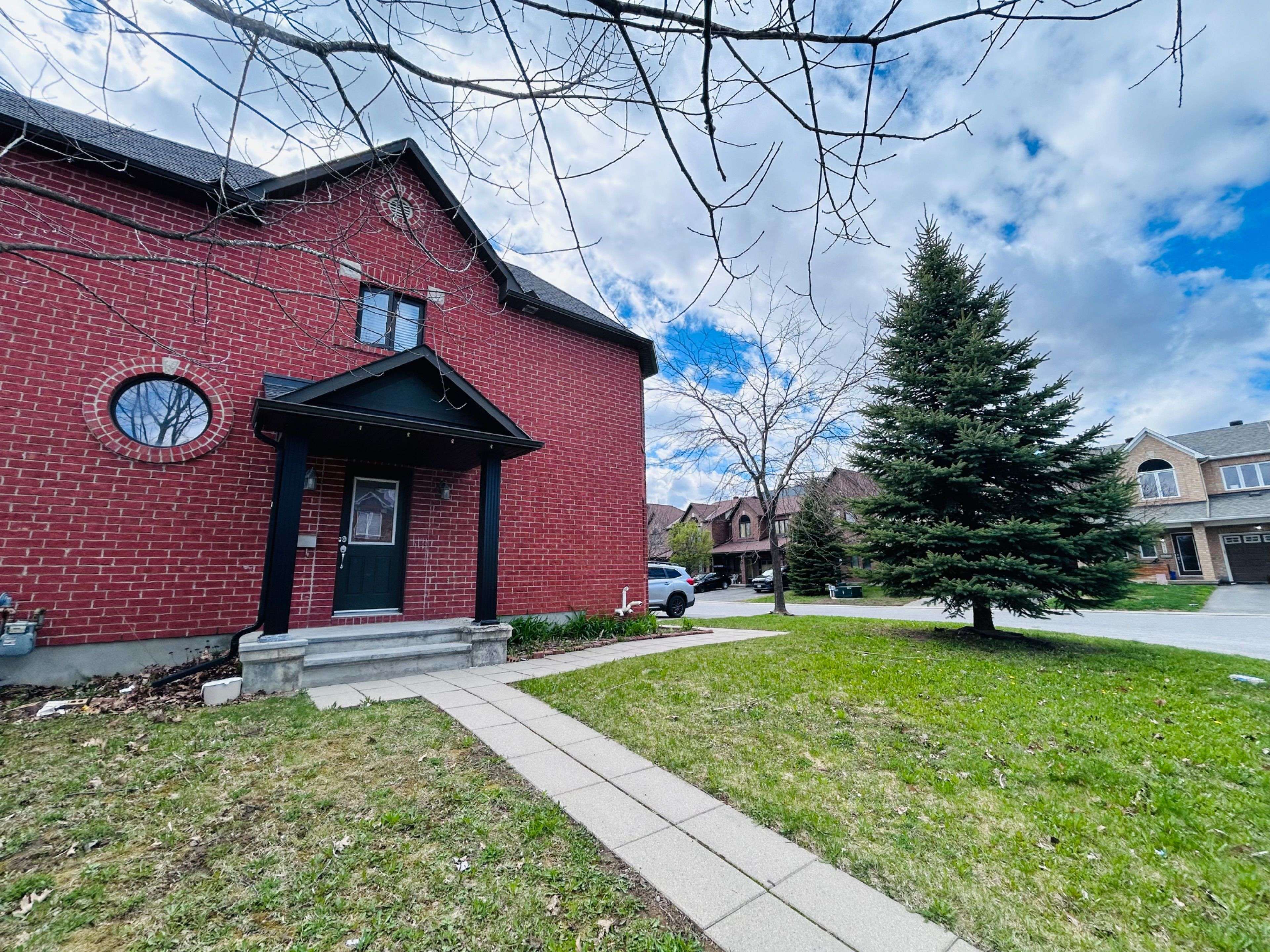 371 Balinroan CRES, Barrhaven, ON K2J 3V1