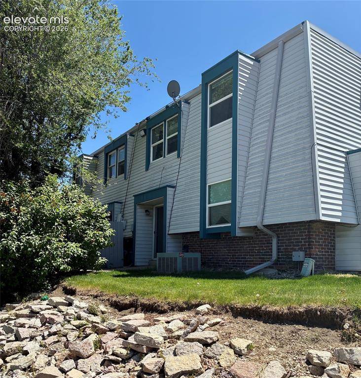 3035 E Fountain BLVD, Colorado Springs, CO 80910