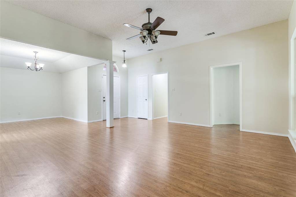 531 Beasley Drive, Lewisville, TX 75057