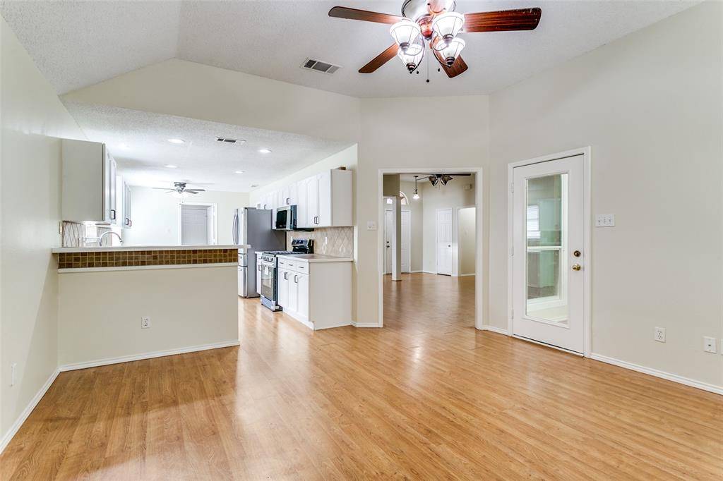 531 Beasley Drive, Lewisville, TX 75057