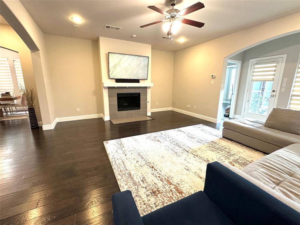 408 Palamedes Street, Lewisville, TX 75056