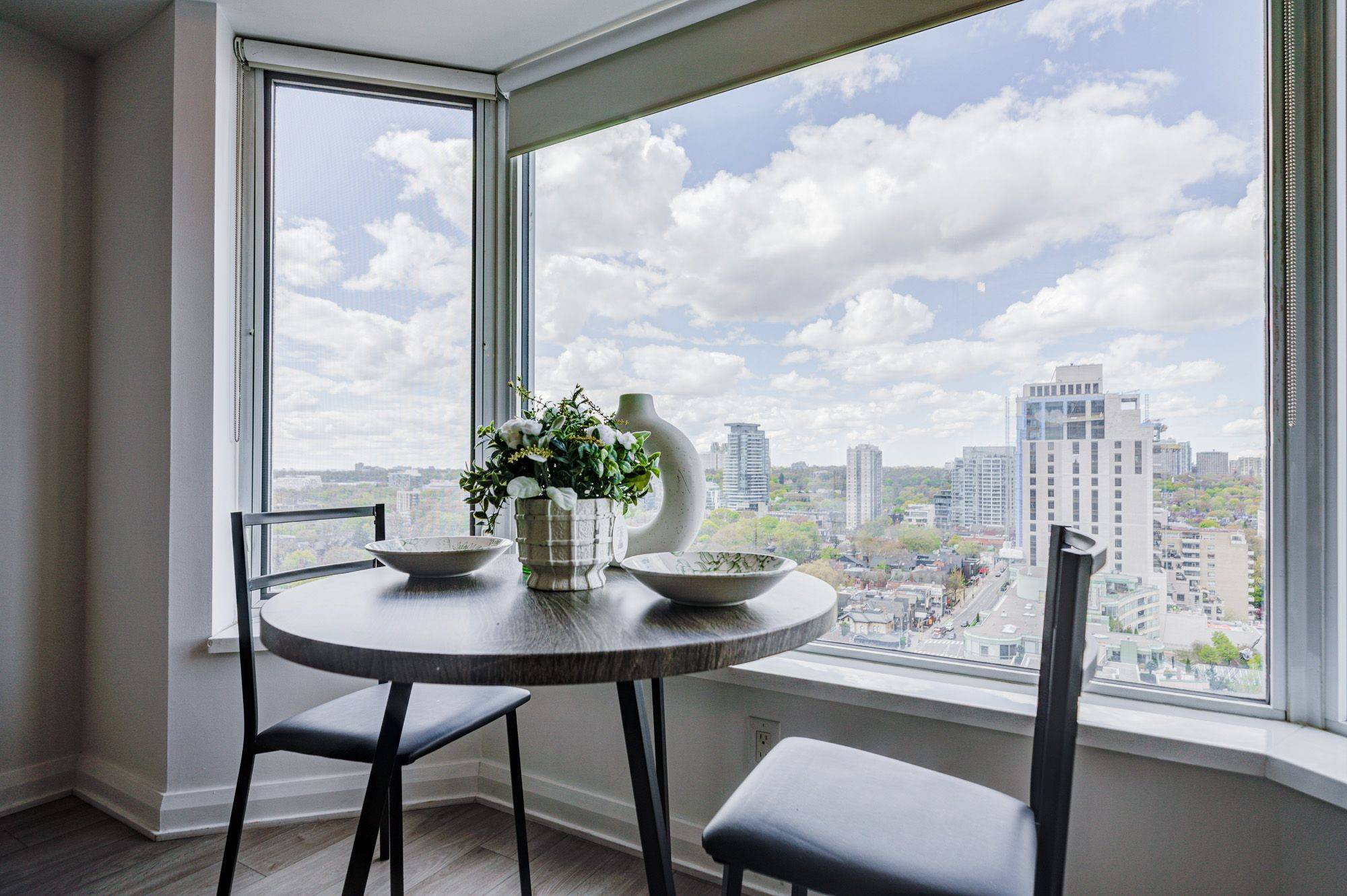 155 Yorkville AVE #1920, Toronto C02, ON M5R 0B4