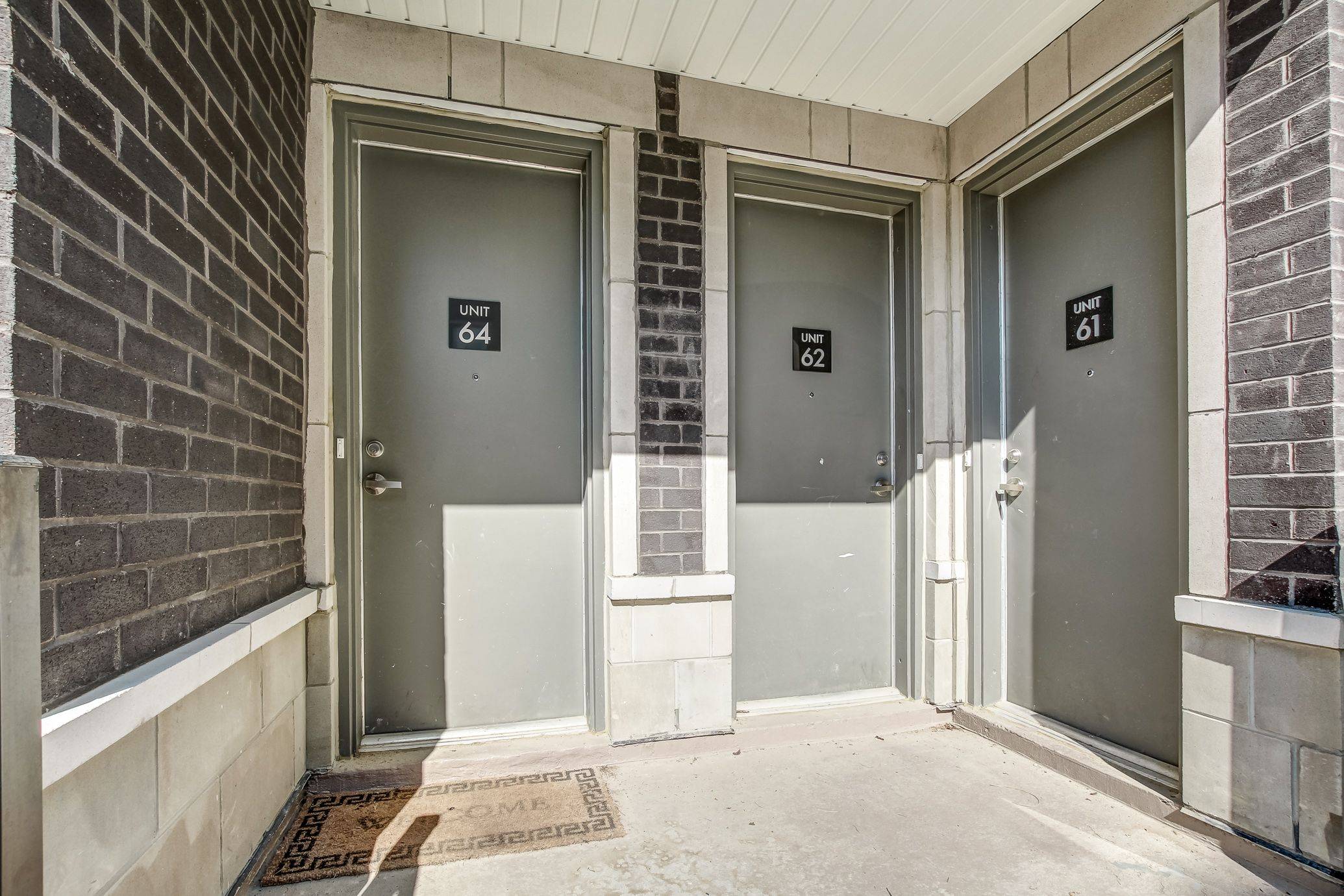 300 Alex Gardner CIR #64, Aurora, ON L4G 3G5