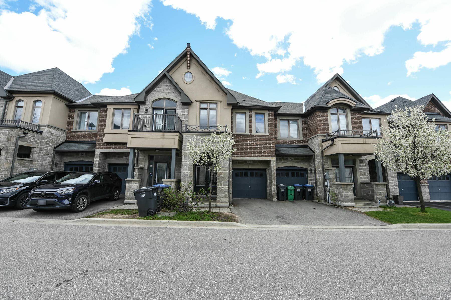 74 Gammon CRES, Brampton, ON L6Y 6B7