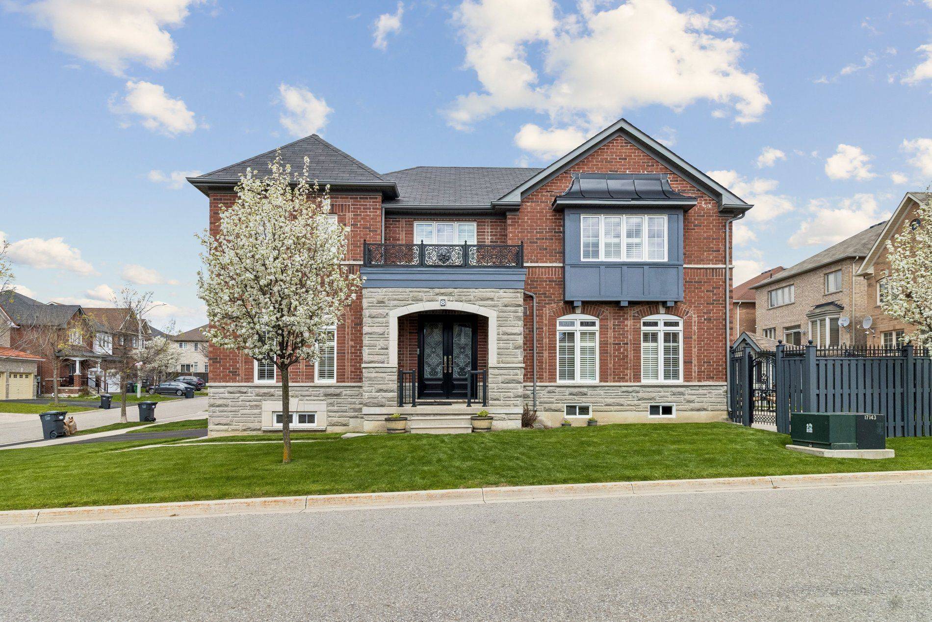 8 Seastar RD, Brampton, ON L6Y 0N9