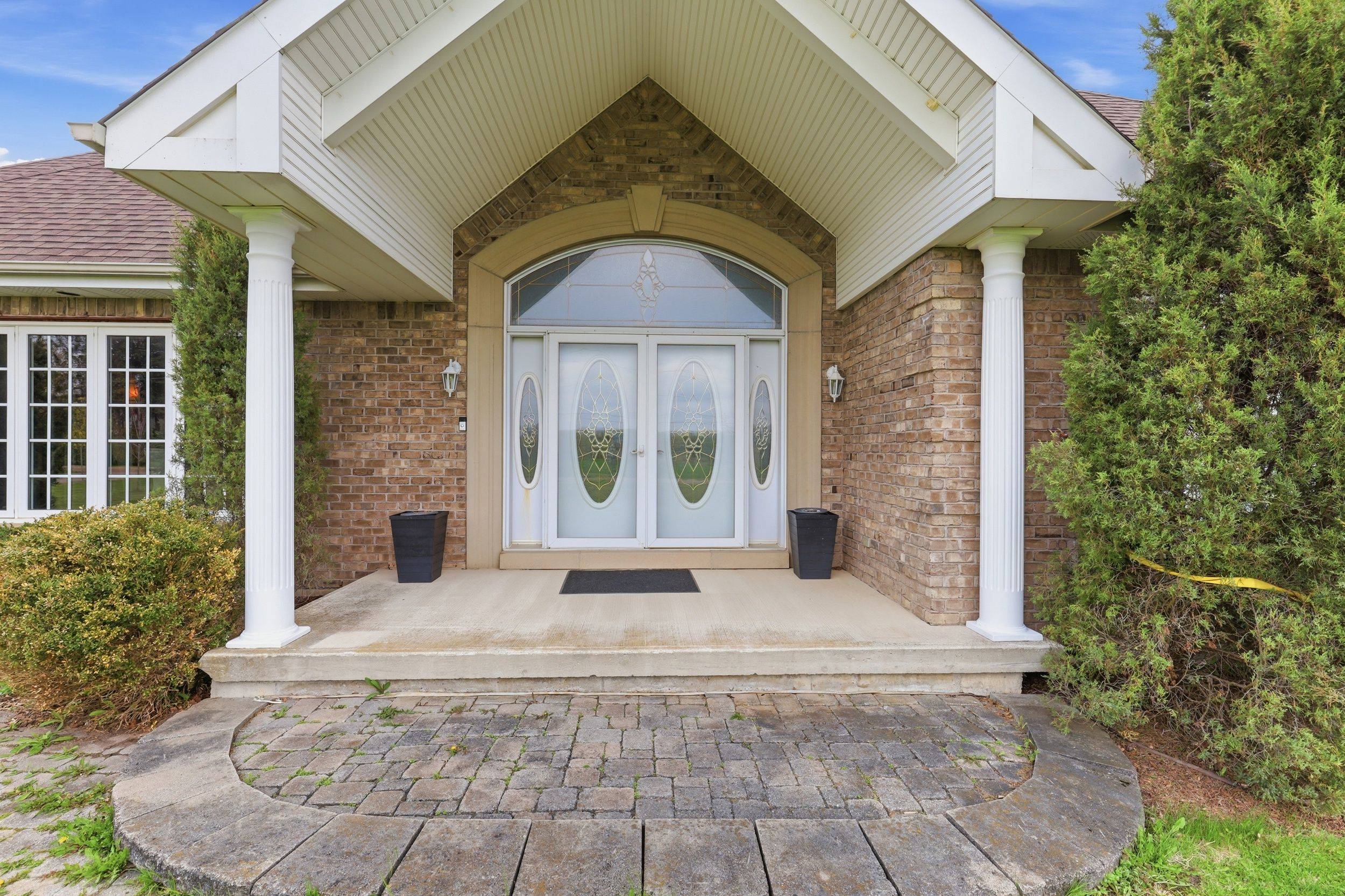 1749 Station RD, Caledon, ON L7C 3L2