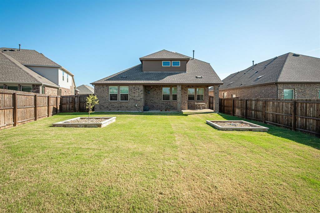 10812 Ponderosa Trail, Aubrey, TX 76227