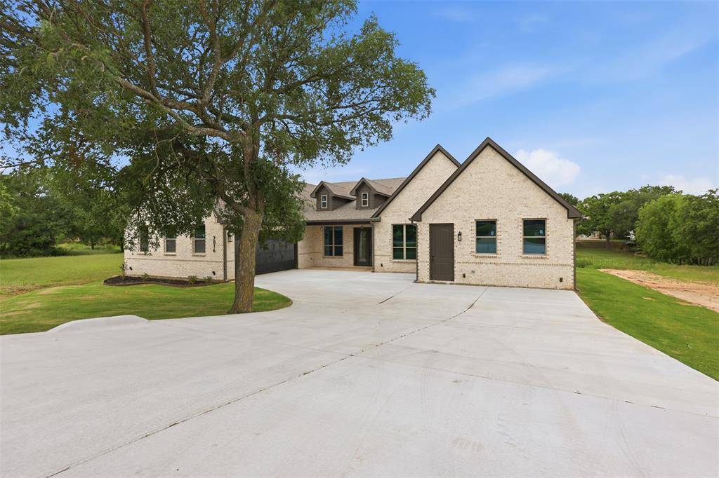 7016 Westover Drive, Granbury, TX 76049