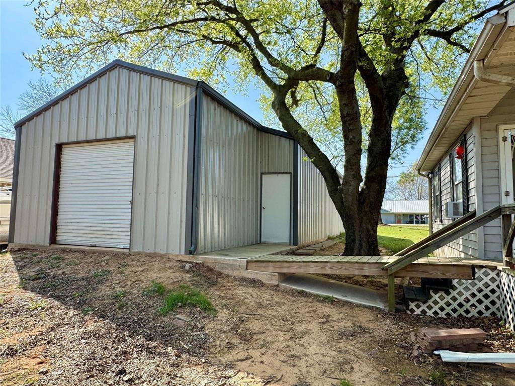 306 Oak Street, Nocona, TX 76255