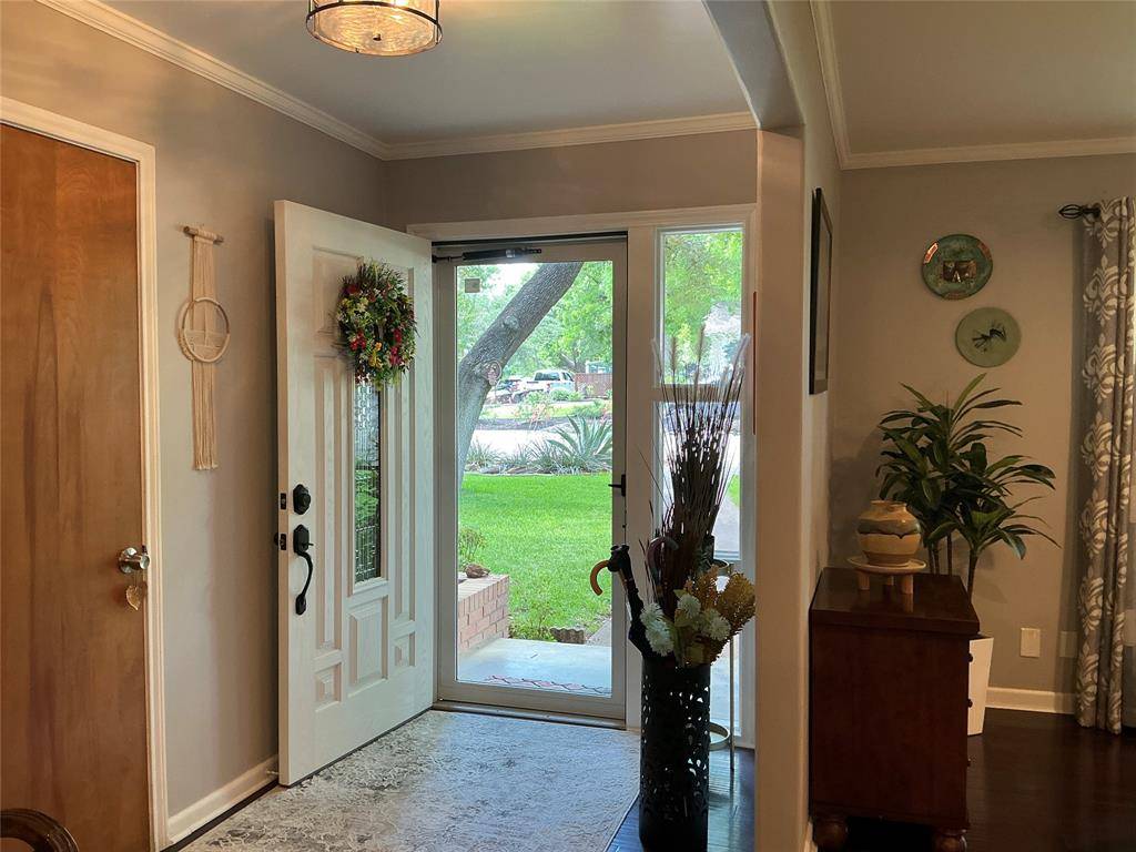 900 N Elm Street, Comanche, TX 76442