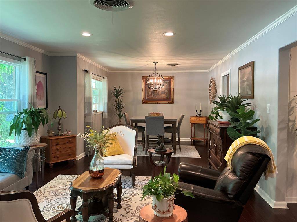 900 N Elm Street, Comanche, TX 76442