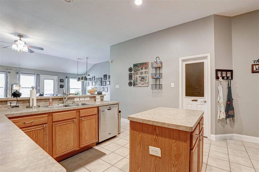 544 Bent Oak Drive, Fort Worth, TX 76131