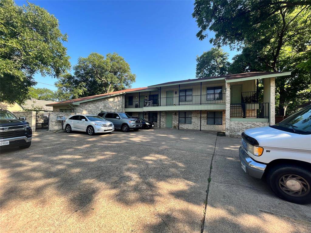 902 N Austin Street, Denton, TX 76201