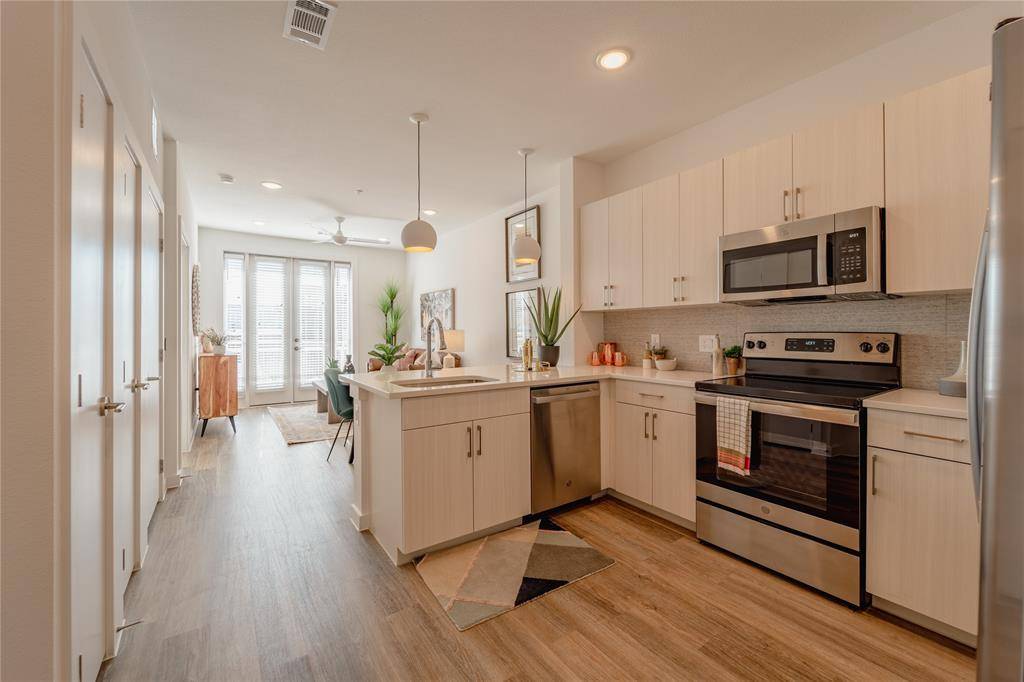 105 S Bishop Avenue #227-1220, Dallas, TX 75208