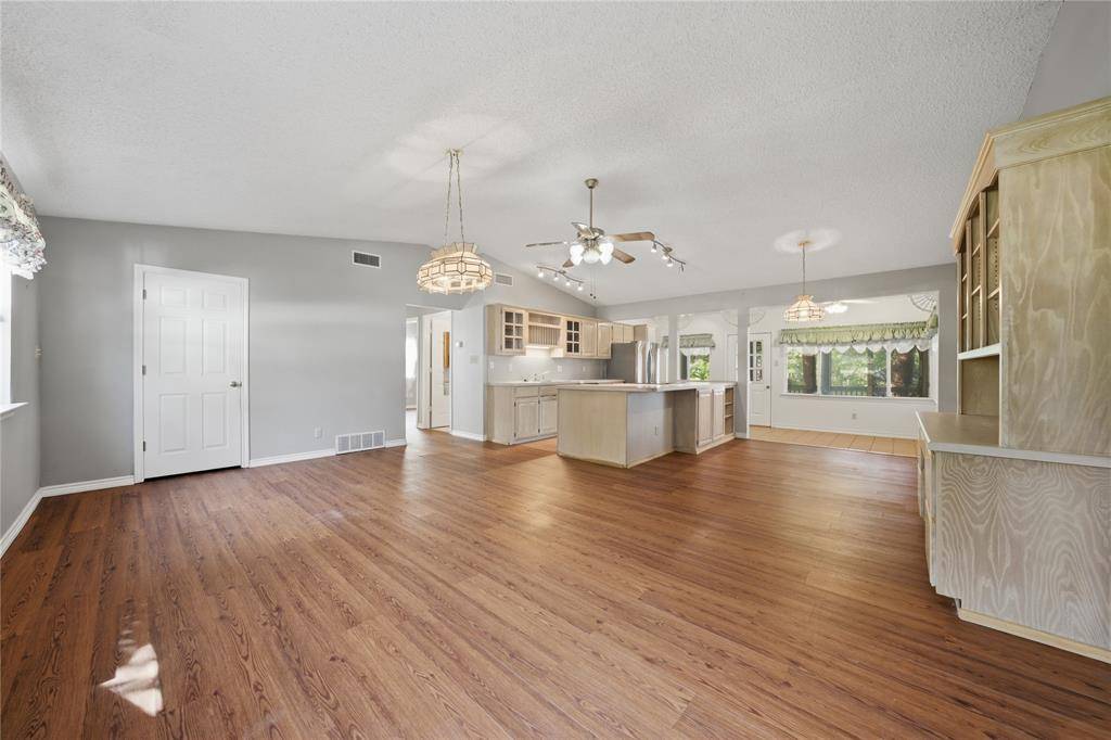 158 Baywood Boulevard, Mabank, TX 75156