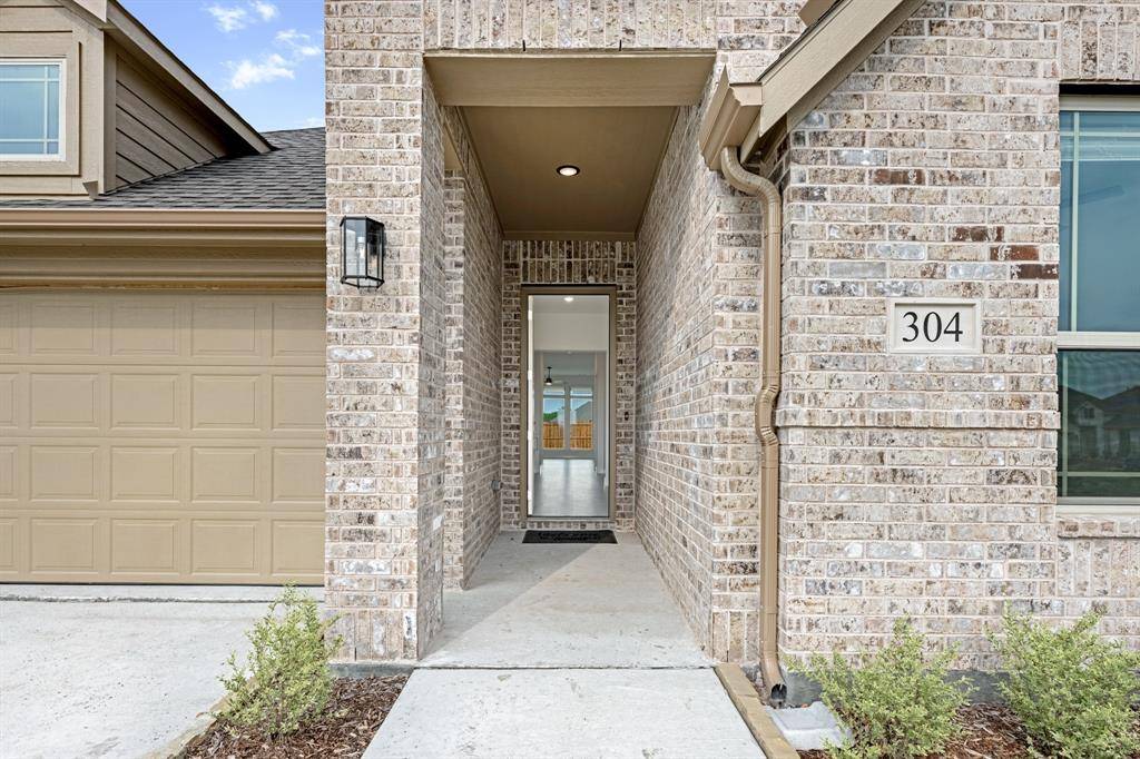 304 Keystone Drive, Commerce, TX 75428