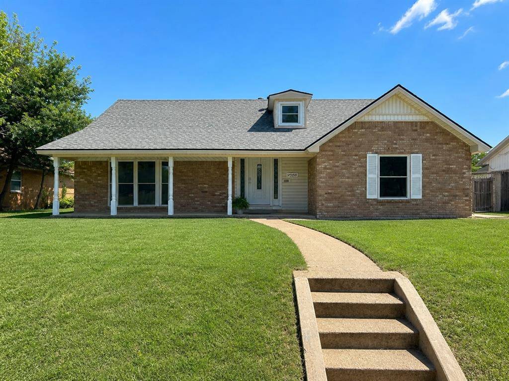 2442 Club Manor Drive, Dallas, TX 75237