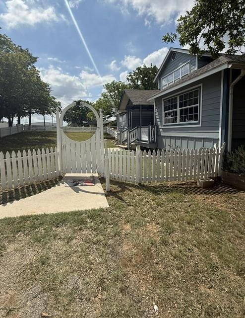 1379 Gilman Road, Kennedale, TX 76140
