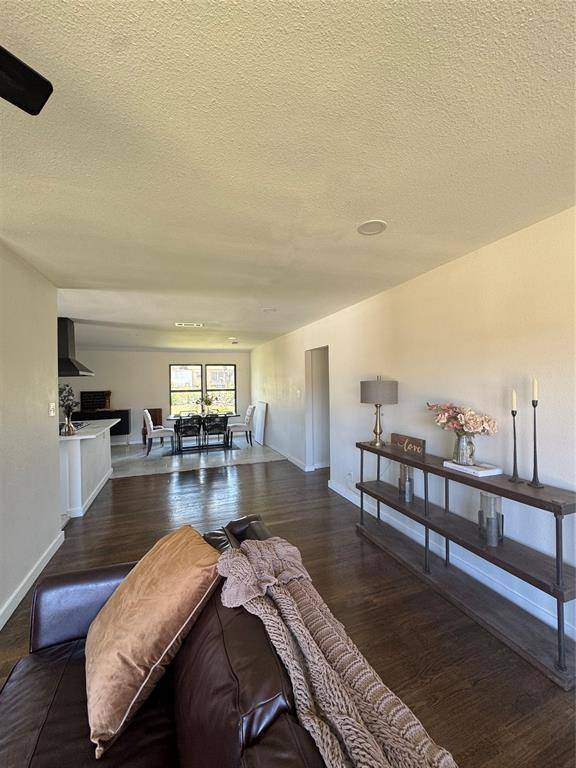2622 Wynnewood Drive, Dallas, TX 75224