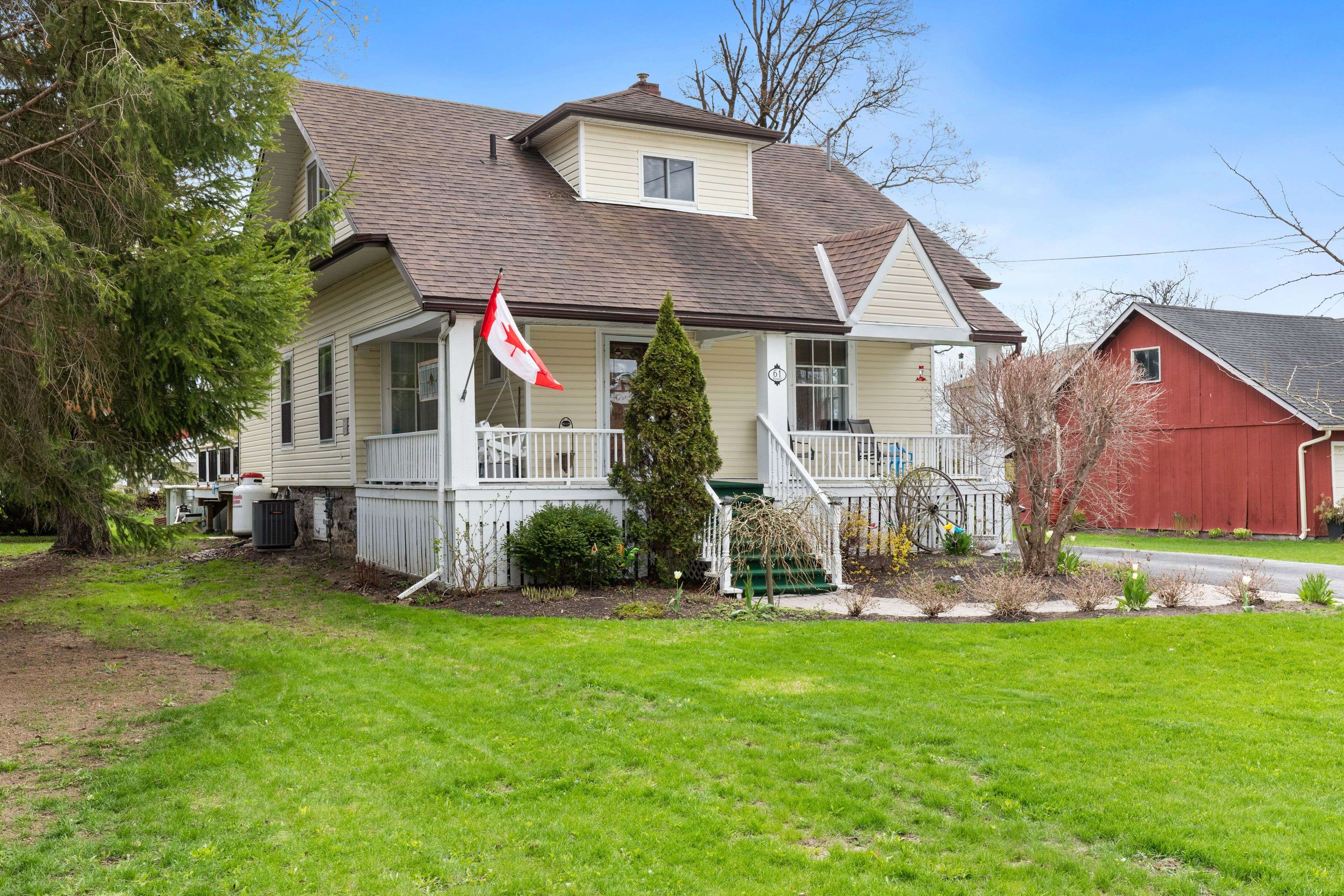 61 Bond ST W, Kawartha Lakes, ON K0M 1N0