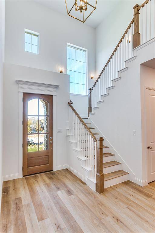 8965 Armstrong Court, Benbrook, TX 76126