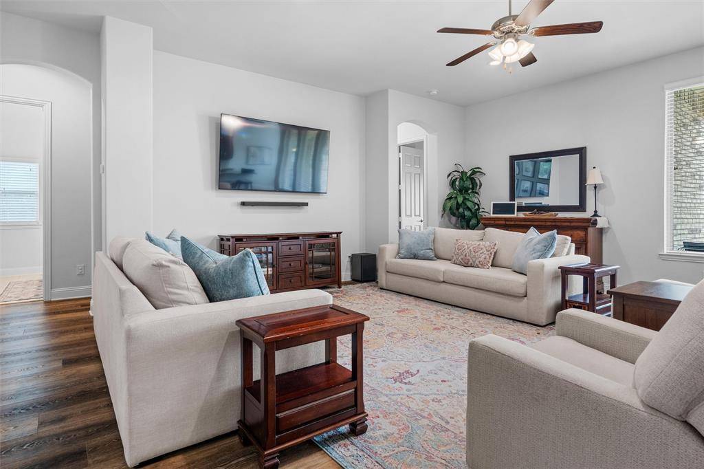 8628 Cloudyway Drive, Fort Worth, TX 76123