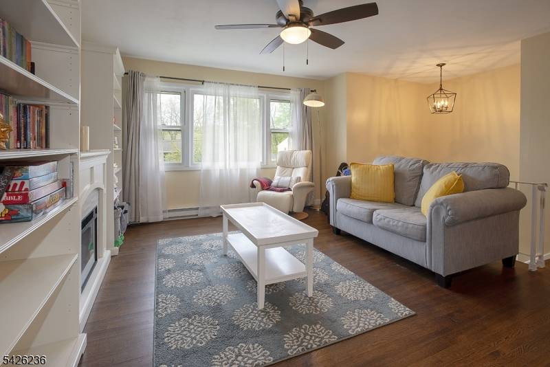 10 Birch Dr, Newton Town, NJ 07860