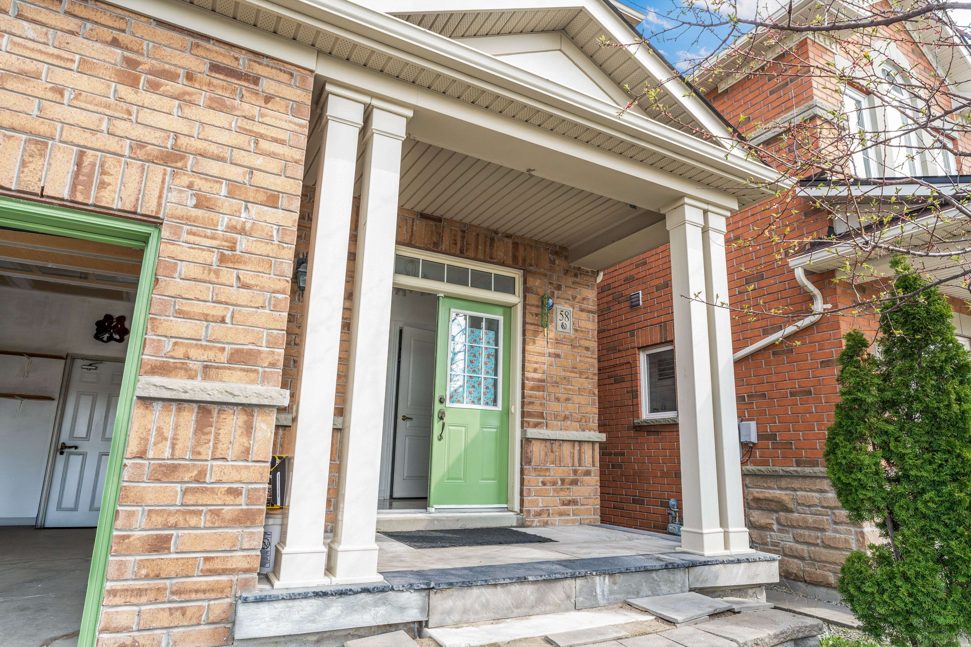 58 Meltwater CRES #Upper, Brampton, ON L6P 3V7