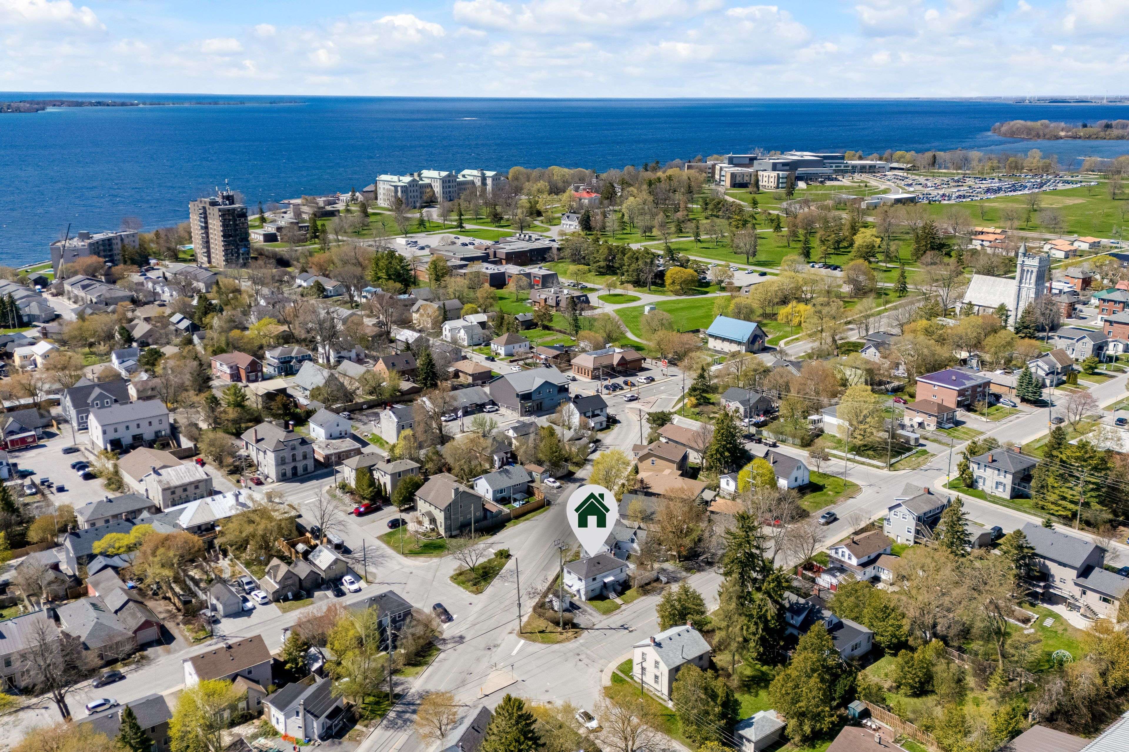 6 Baiden ST, Kingston, ON K7M 2J6