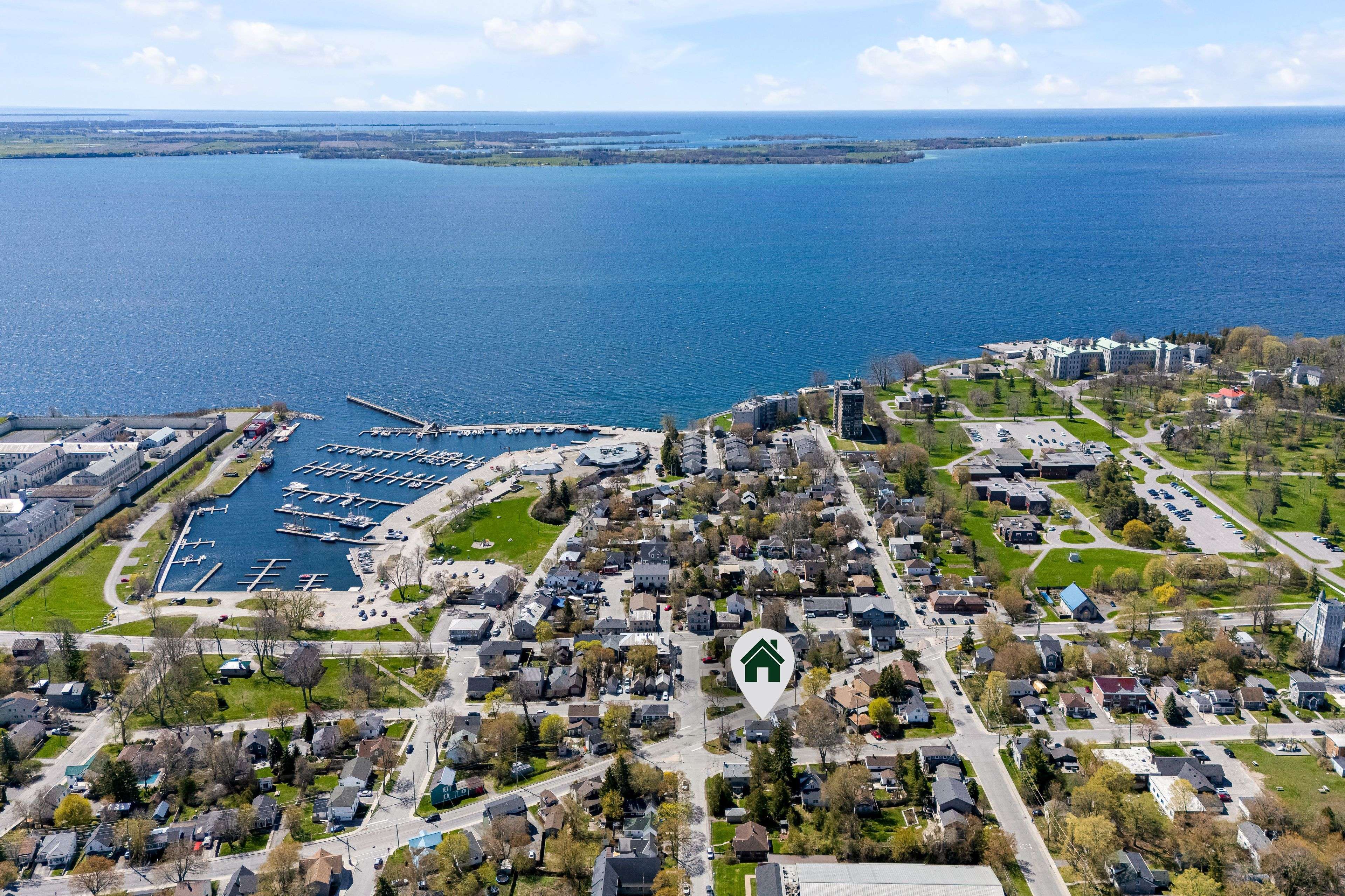 6 Baiden ST, Kingston, ON K7M 2J6