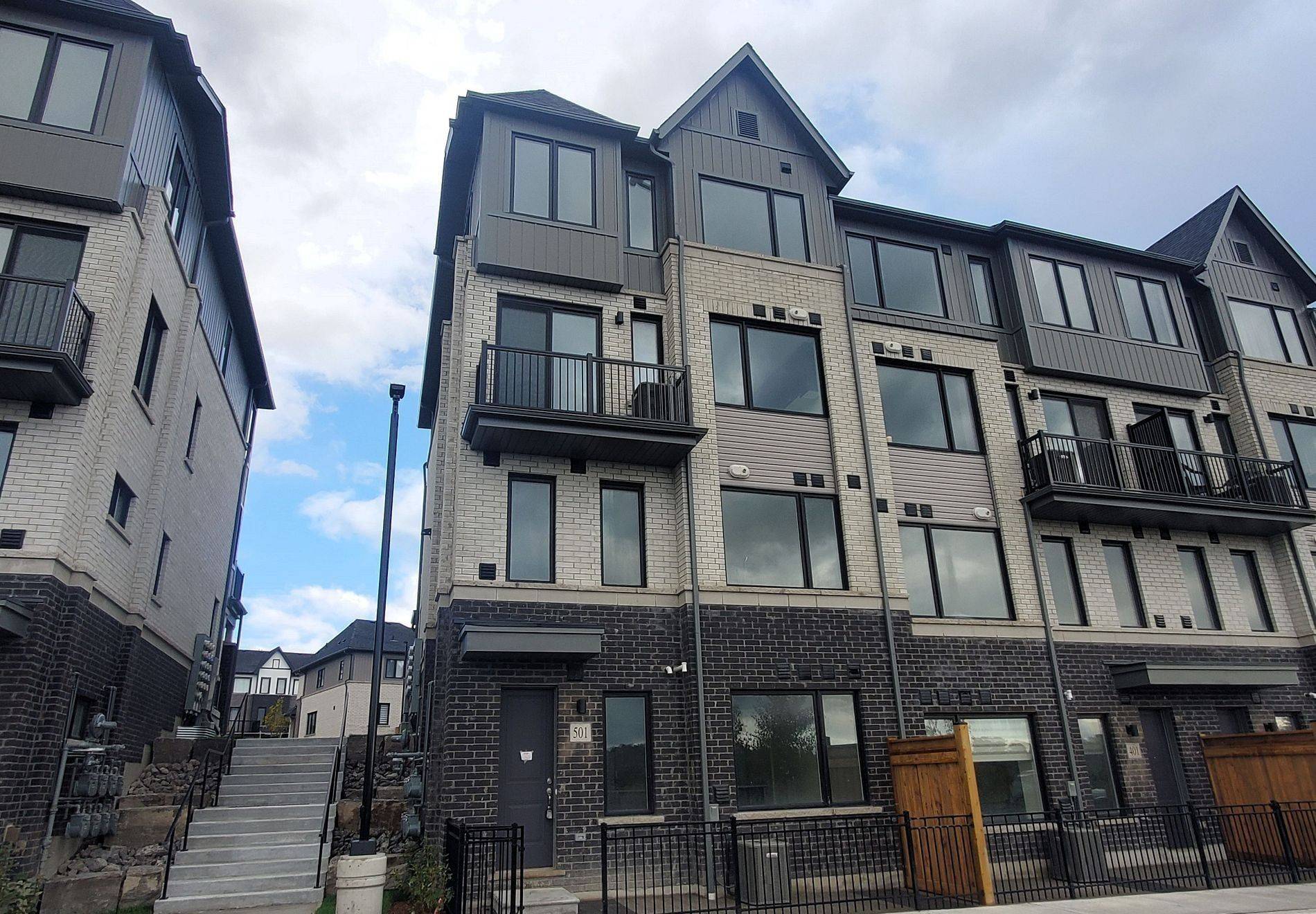 160 Densmore RD #501, Cobourg, ON K9A 4T9