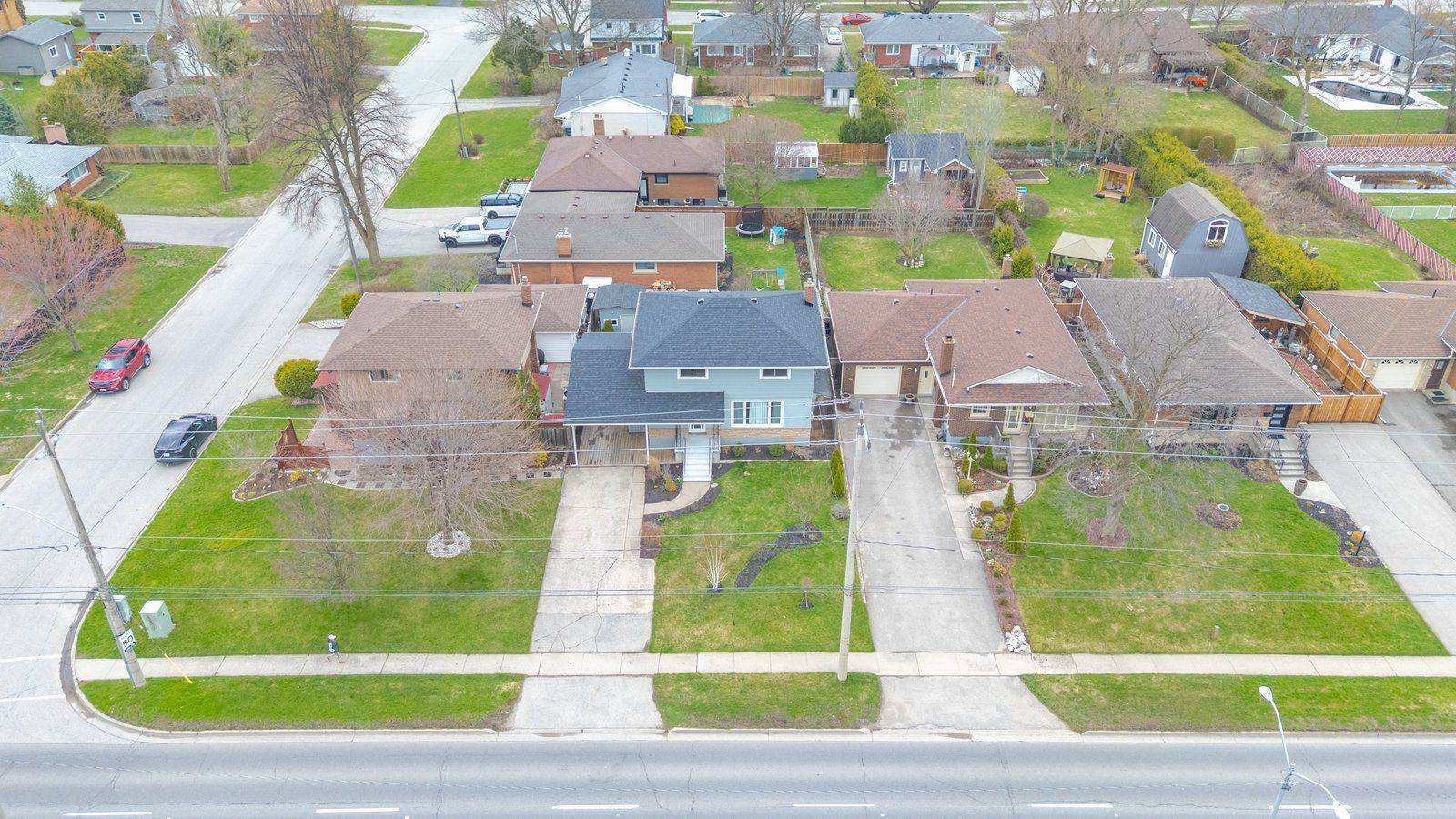 22 Paris RD, Brantford, ON N3R 1H7