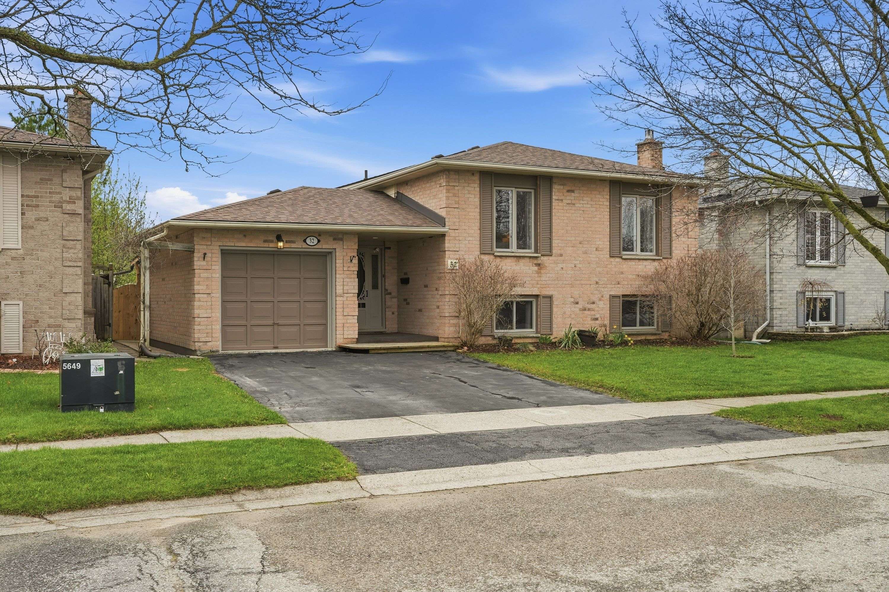 32 Hobart CRES, Brantford, ON N3P 1V6