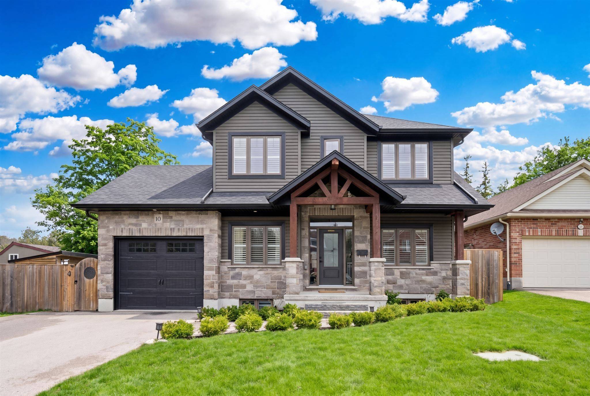 10 Craighead DR, Centre Wellington, ON N1M 2Y8